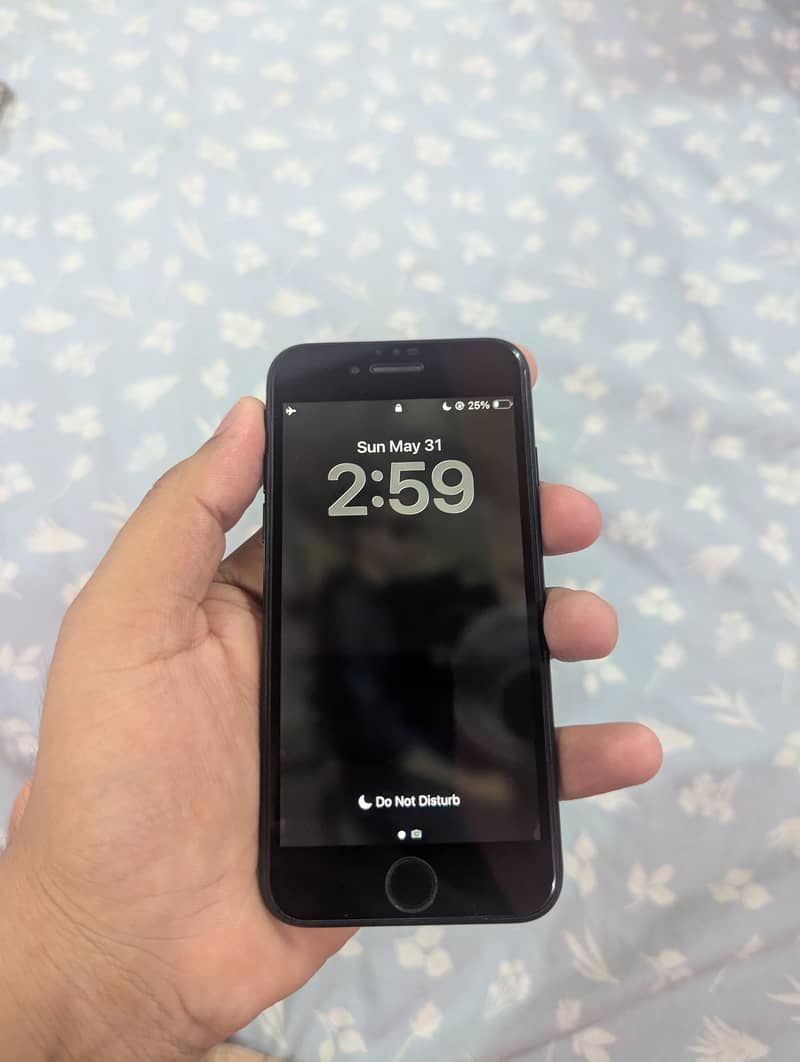 Apple iPhone SE 0