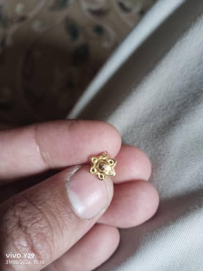 gold ear Tops