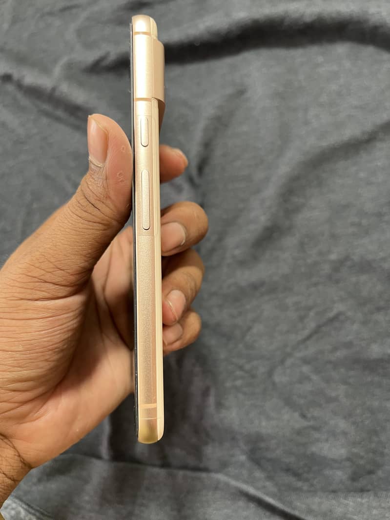 Google Pixel 8 4