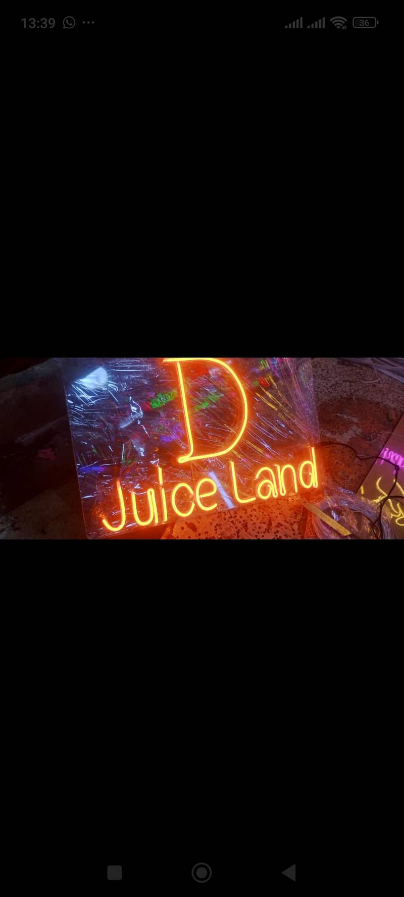 Juice bar worker 0