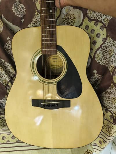 Yamaha F310 Acoustic guitar