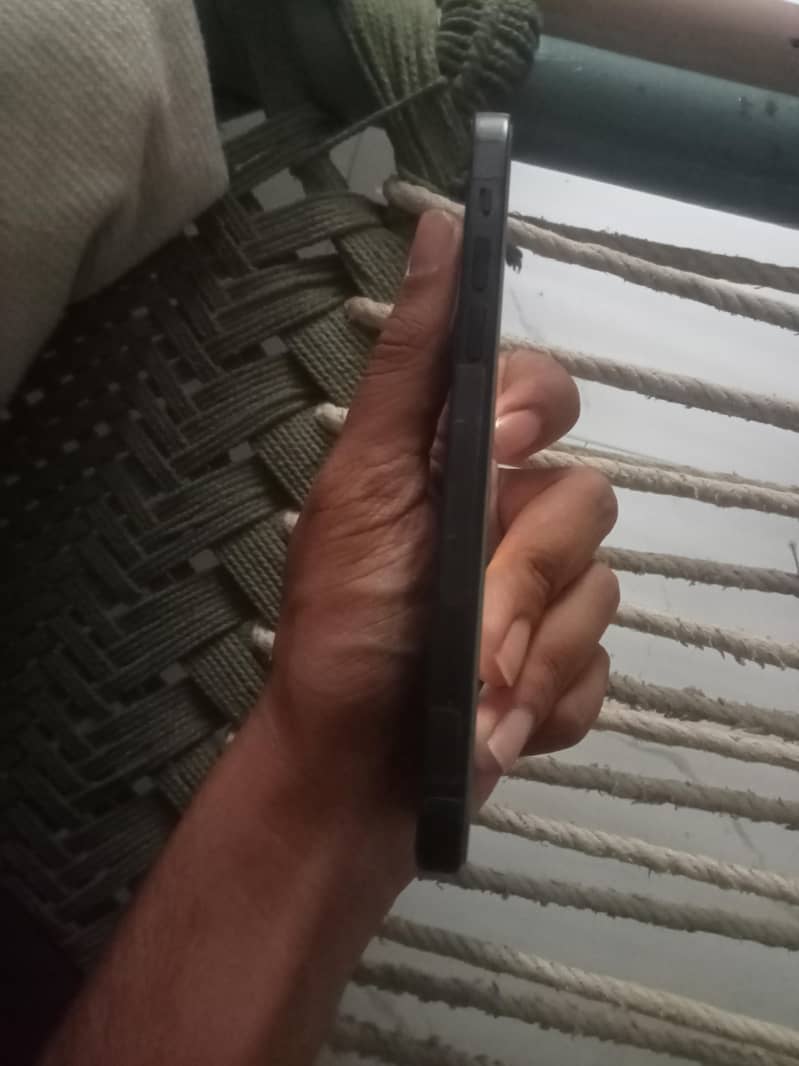 Apple iPhone 12 7