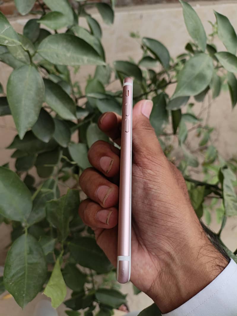IPHONE 7 6