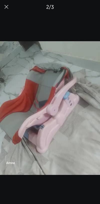 Baby bouncer / carry cot