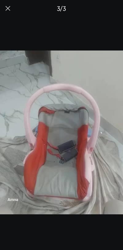 Baby bouncer / carry cot