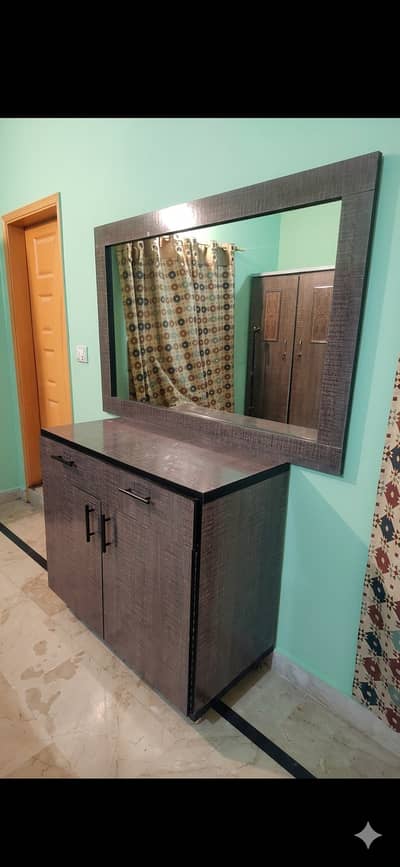 For sale, 5 door of wordrobe and dressing mirror counter.