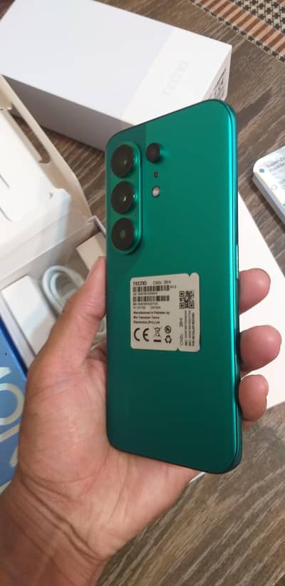 Tecno Camon 50 pro box open