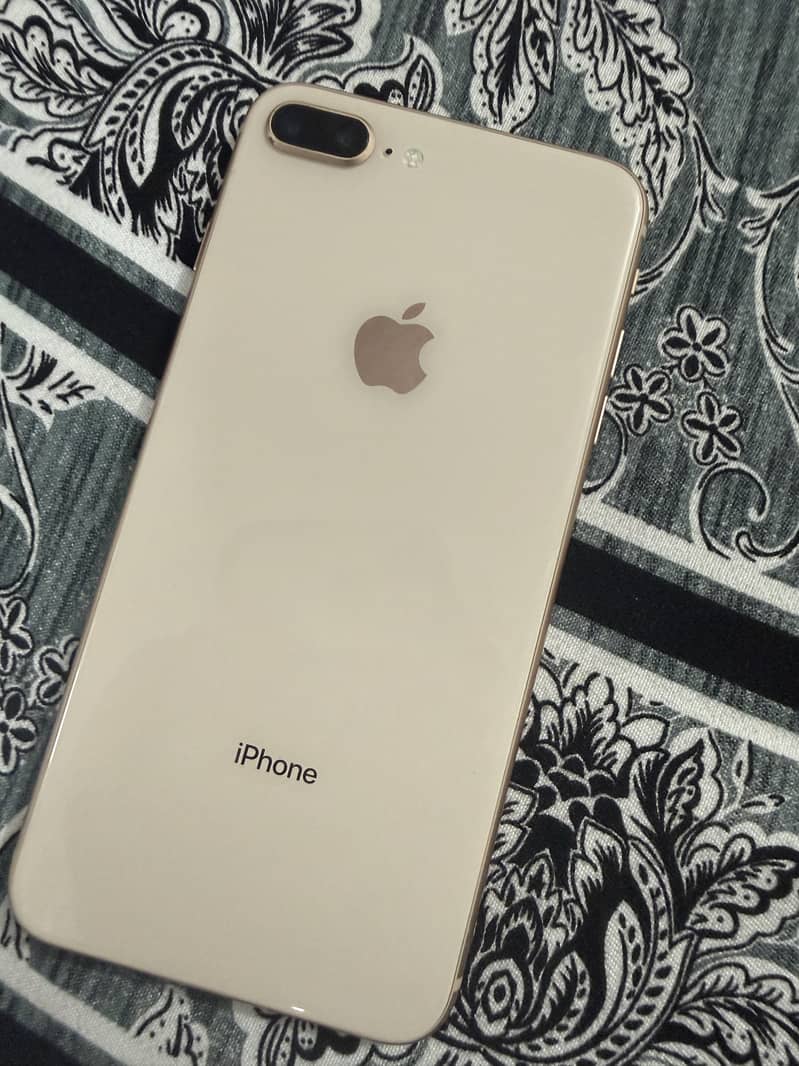Apple iPhone 8 Plus 0