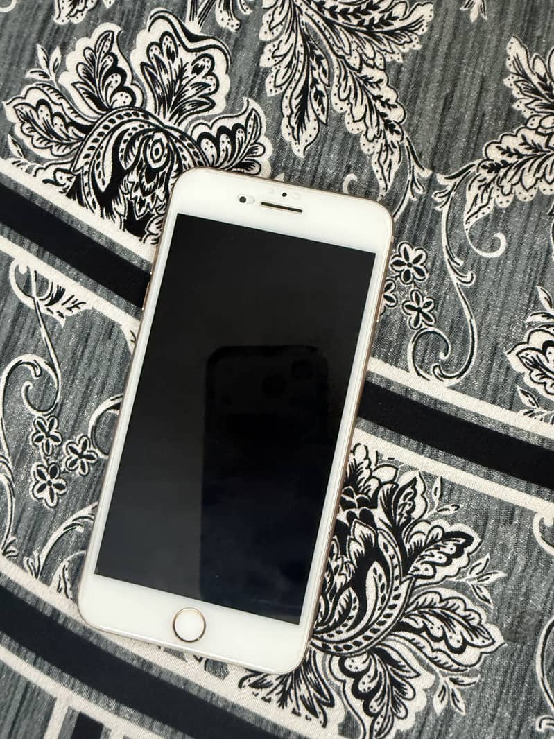 Apple iPhone 8 Plus 1