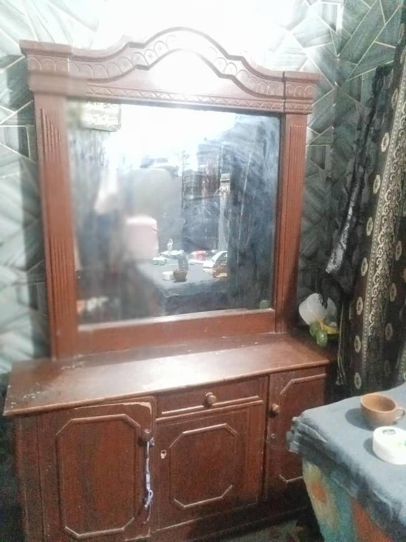 dressing table use for Good condition 1