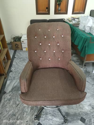 Sofa Style Comfort Office Chair for Sale – Heavy Duty Metal Base