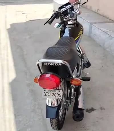 03,,43,,56,,38,,313 Whatsapp only