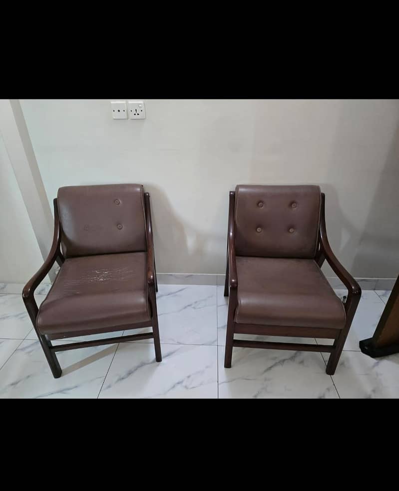 Solid Word Chairs 0