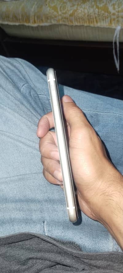 Apple iPhone 11 FU 64 ghar