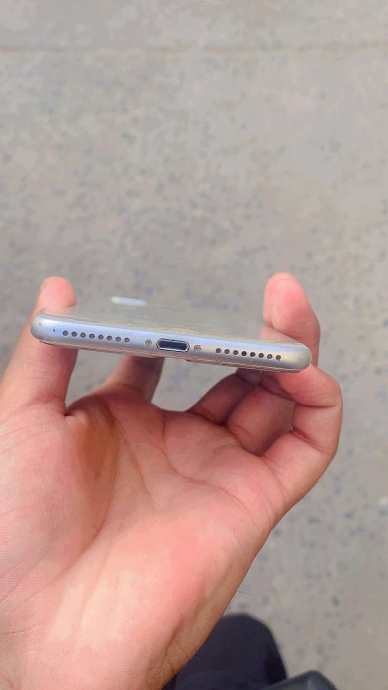 Apple iPhone 7 Plus 3