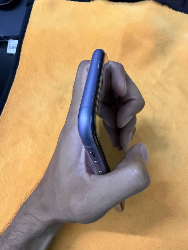 IPhone 11 (PTA APPROVED) 10