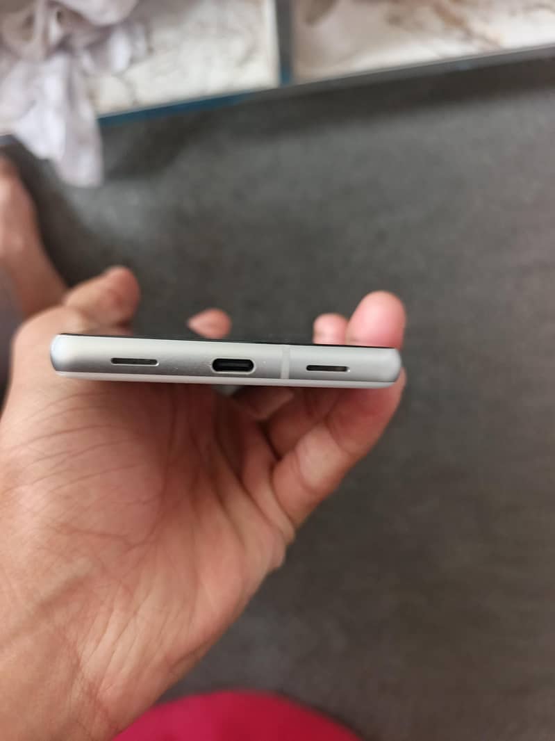 Google Pixel 7a 2