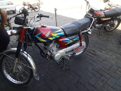 Honda125 modal 2005  10.8 location Walton road