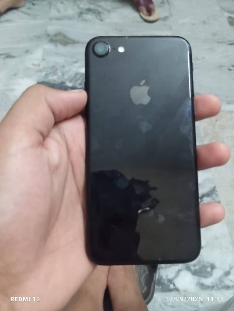 Apple iPhone 7 1