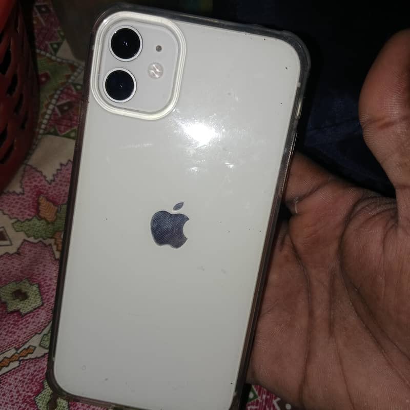 Apple iPhone 11 4