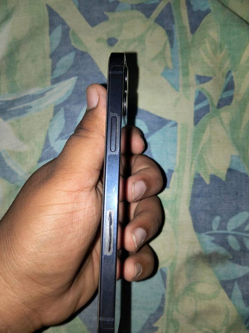 Apple iPhone 12 2
