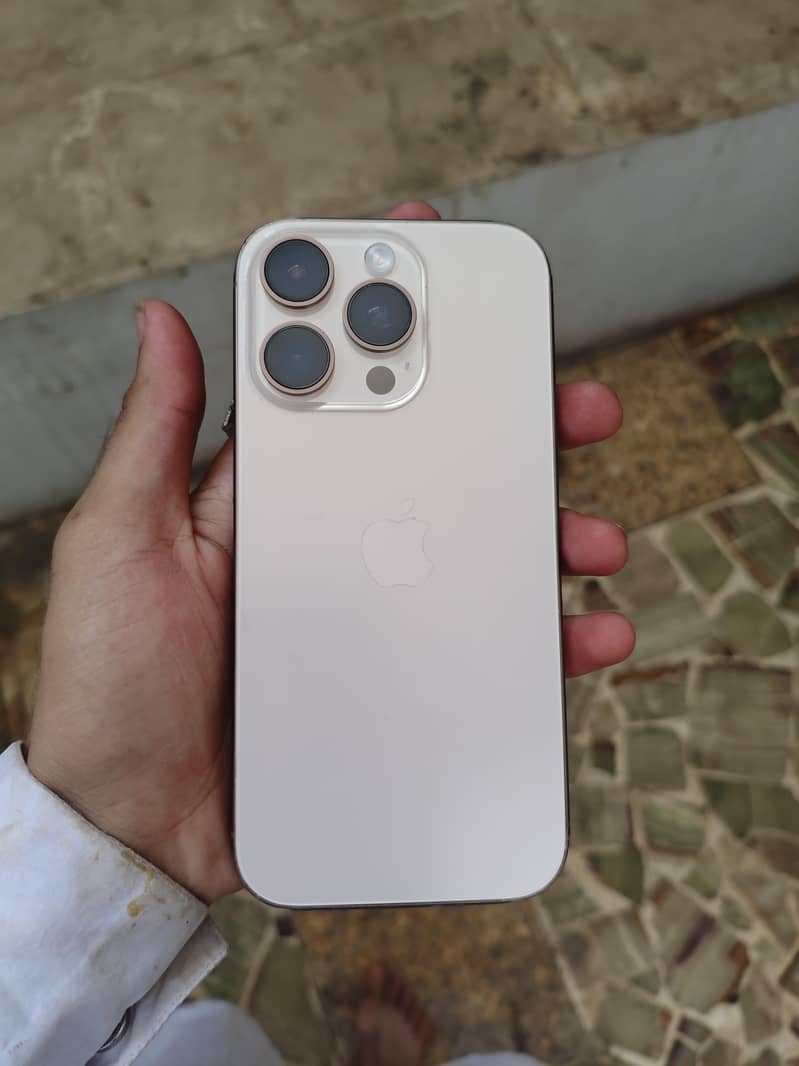 iphone 16 pro 1
