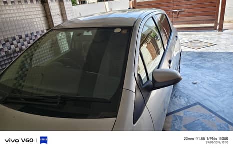 Toyota Vitz 2014