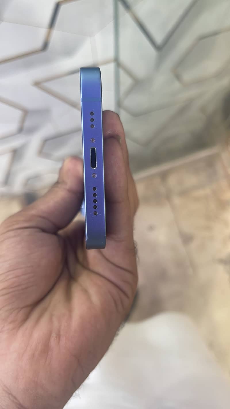 Apple iPhone 14 3