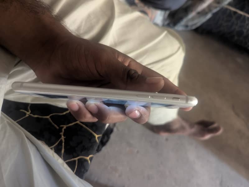 Apple iPhone 8 Plus 3