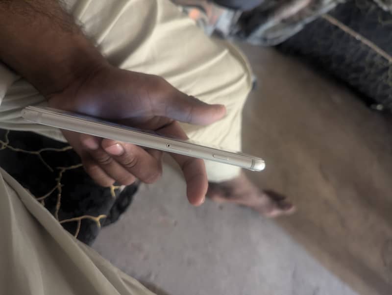 Apple iPhone 8 Plus 4
