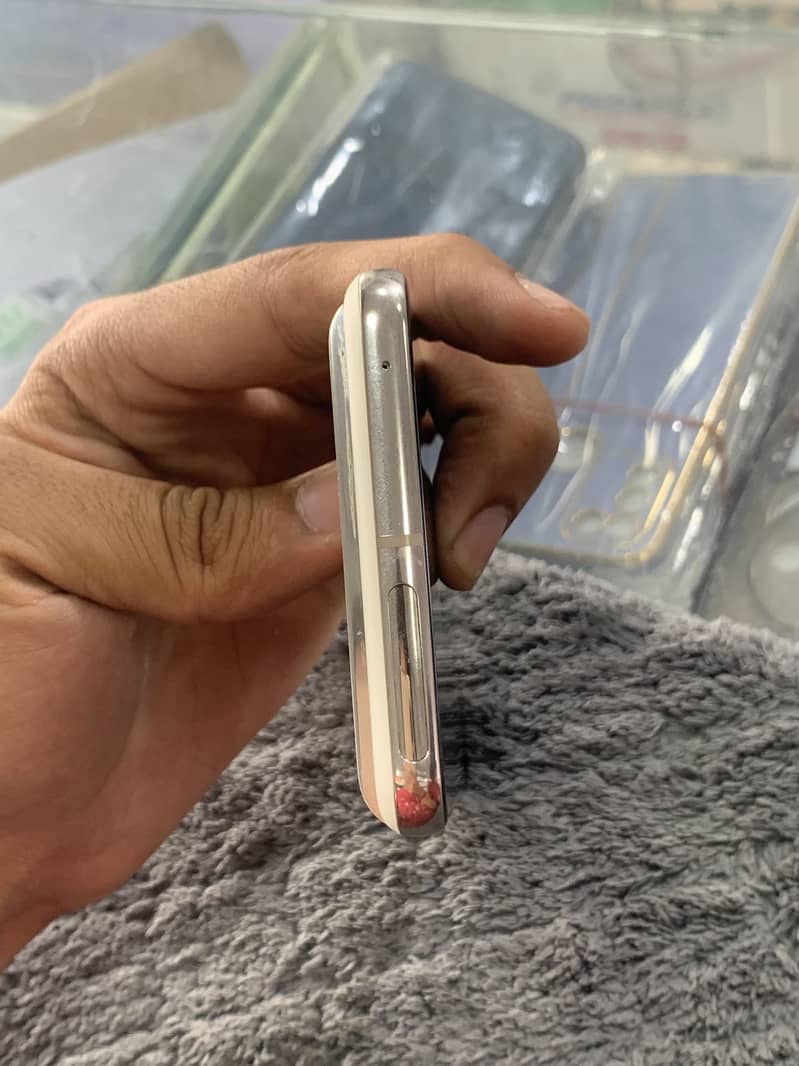 Google Pixel 8 Pro 4