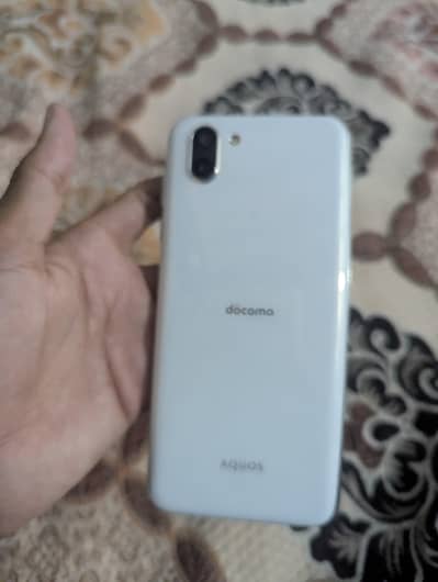 Sharp Aquos R2