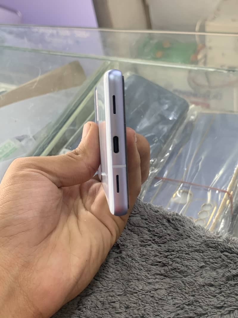 Google Pixel 7a 5