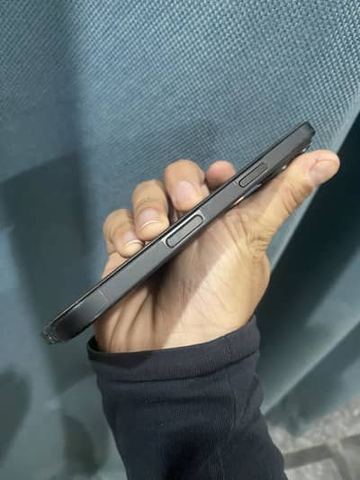 Apple iPhone 16