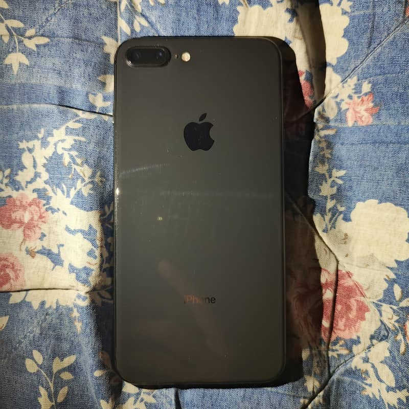 Apple iPhone 8 Plus 0