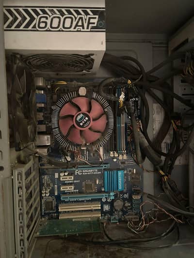 Intel i7 3770 with gaming motherboard gigabyte H77, 8 gb ram & 600psu