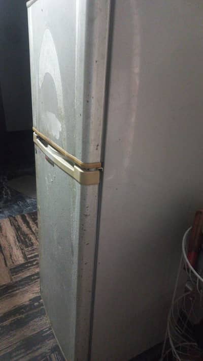 Dawlance - Medium Double Door Fridge for Sale, Small and Large Doors