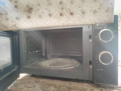 microwave oven