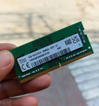 Laptop 4 gb ram