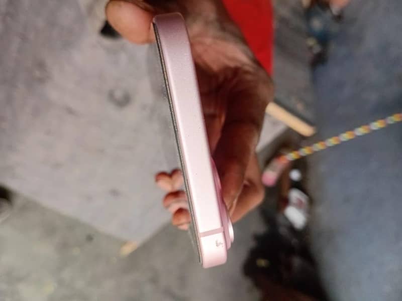 Apple iPhone 15 plus 2