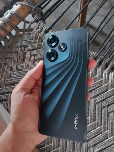 Infinix Hot 30 4+4/128 10/9.5 Condition with Complete Box
