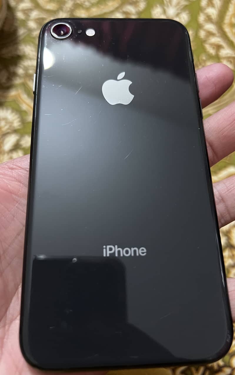 Apple iPhone 8 1