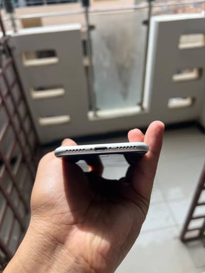 Apple iPhone SE 2020
