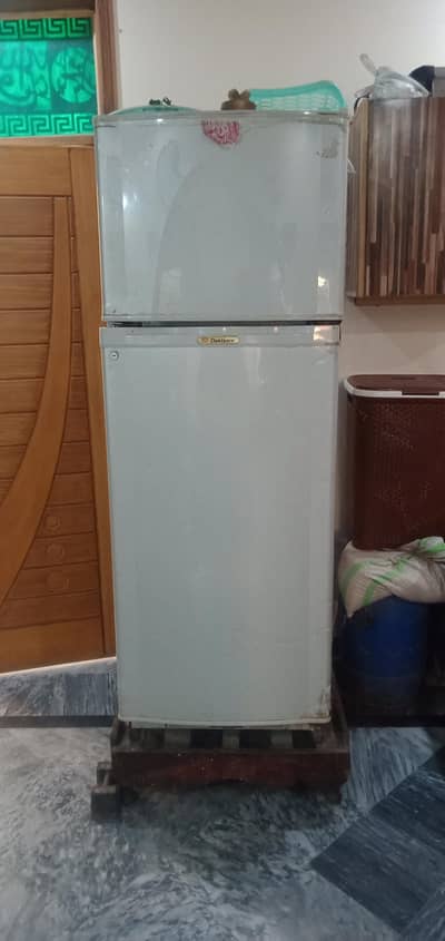 Dawalace frezer o327-46o2686 Location Lahore