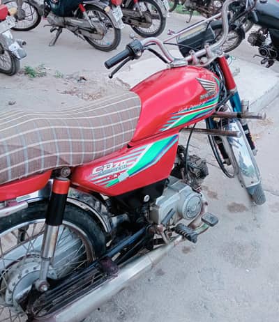 urgent bike Sell. 03130832889 whatsap