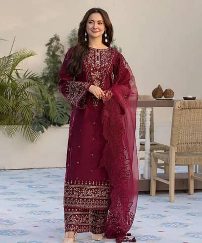 Ladies Dress Collection | Stitched & Unstitched | 2 & 3 Pieces Suits