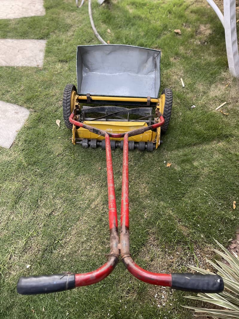 Grass cutting machine 4