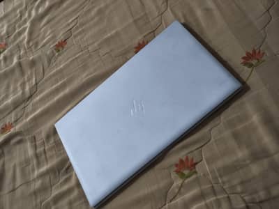 Hp elitebook 840 G8 core i7 11 generation 8/256