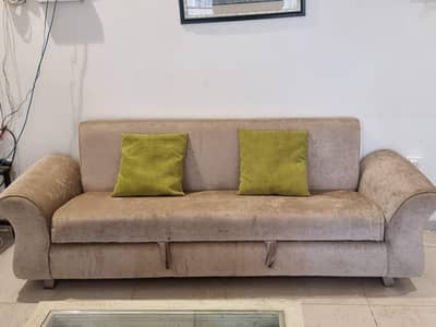 sofa cumbed by motly foam