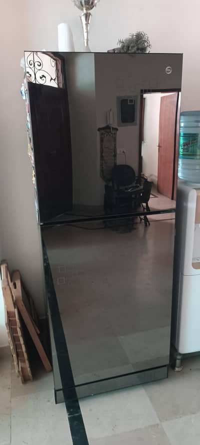 PEL GLASS DOOR REF IN MINT CONDITION (JUMBO SIZE)